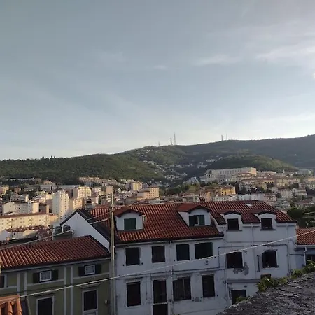 Accogliente E Confortevole Διαμέρισμα *